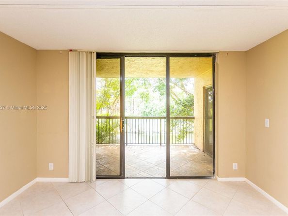 5721 Riverside Dr 202B5, Coral Springs FL 33067