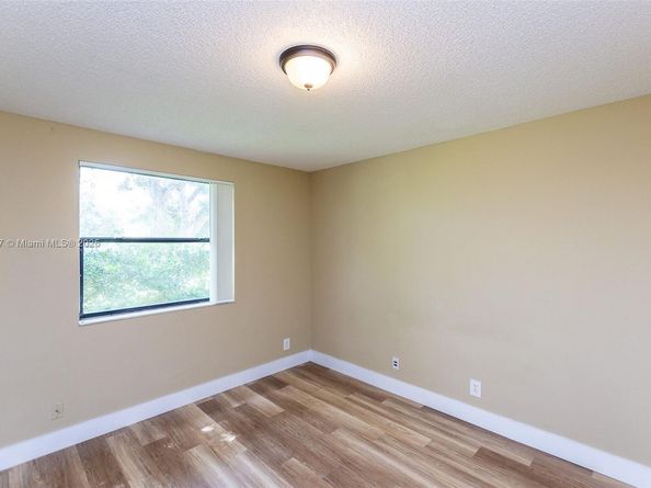 5721 Riverside Dr 202B5, Coral Springs FL 33067