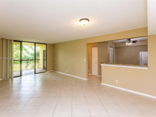 5721 Riverside Dr 202B5, Coral Springs FL 33067