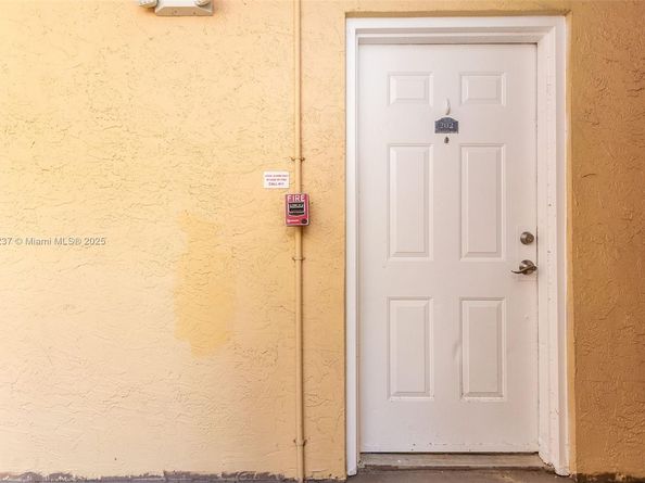 5721 Riverside Dr 202B5, Coral Springs FL 33067