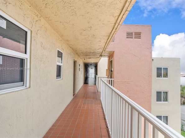 2400 NW 16th St Rd, Miami FL 33125
