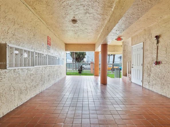 2400 NW 16th St Rd, Miami FL 33125