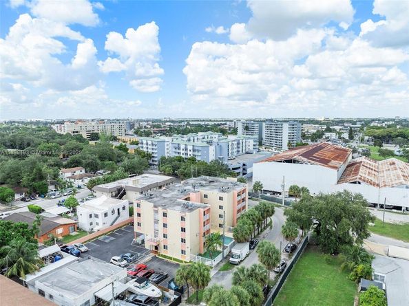 2400 NW 16th St Rd, Miami FL 33125