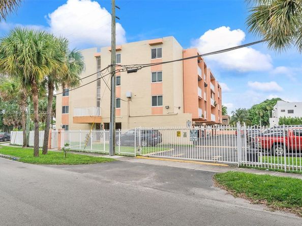 2400 NW 16th St Rd, Miami FL 33125