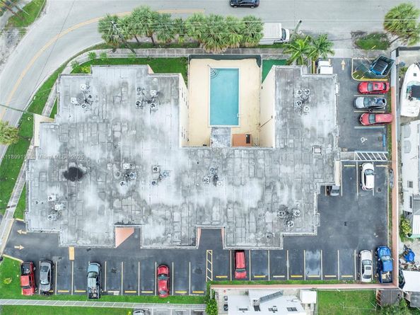 2400 NW 16th St Rd, Miami FL 33125