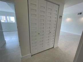 462 Golden Isles Dr 211, Hallandale Beach FL 33009