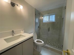 462 Golden Isles Dr 211, Hallandale Beach FL 33009