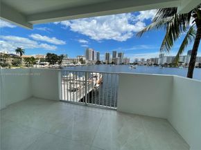 462 Golden Isles Dr 211, Hallandale Beach FL 33009