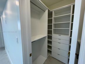 462 Golden Isles Dr 211, Hallandale Beach FL 33009