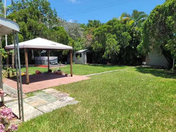 1300 Marseille Dr, Miami Beach FL 33141