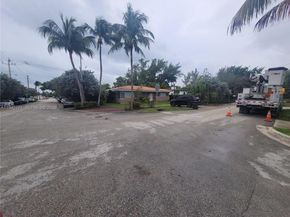 1300 Marseille Dr, Miami Beach FL 33141