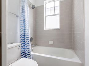4923 NW 48th Ter, Tamarac FL 33319