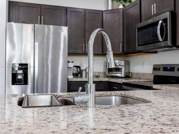 4923 NW 48th Ter, Tamarac FL 33319