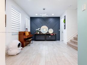 4923 NW 48th Ter, Tamarac FL 33319