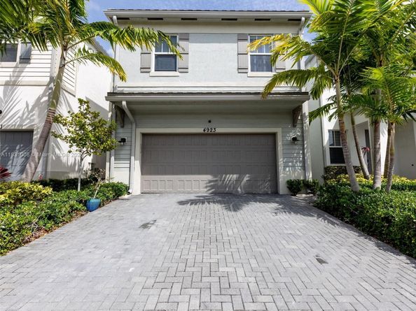4923 NW 48th Ter, Tamarac FL 33319