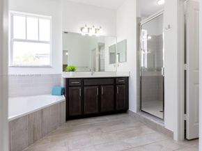 4923 NW 48th Ter, Tamarac FL 33319