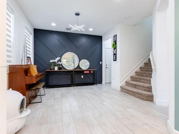 4923 NW 48th Ter, Tamarac FL 33319