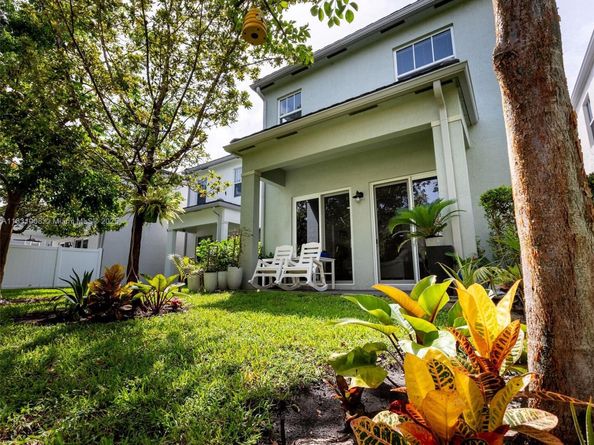4923 NW 48th Ter, Tamarac FL 33319