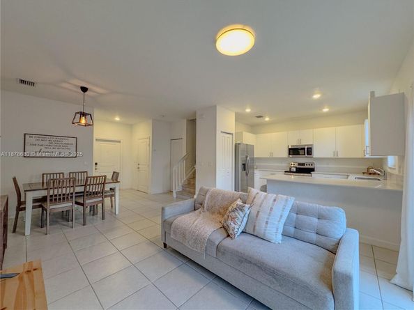 11835 NW 46th St, Coral Springs FL 33076