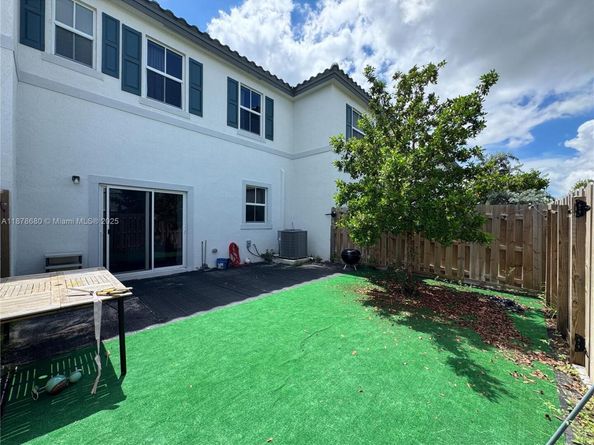 11835 NW 46th St, Coral Springs FL 33076
