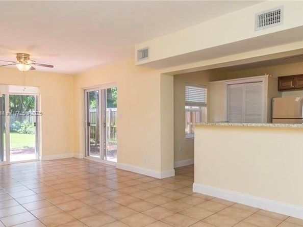 1215-1217 NE 16th Ave, Fort Lauderdale FL 33304