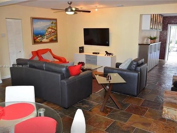 1215-1217 NE 16th Ave, Fort Lauderdale FL 33304