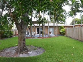 1215-1217 NE 16th Ave, Fort Lauderdale FL 33304