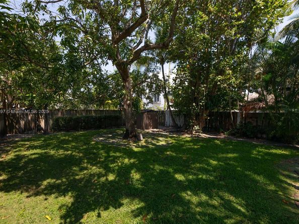 1215-1217 NE 16th Ave, Fort Lauderdale FL 33304