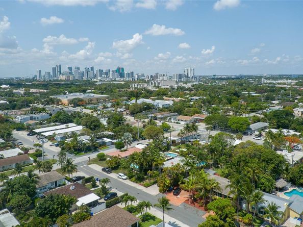 1215-1217 NE 16th Ave, Fort Lauderdale FL 33304