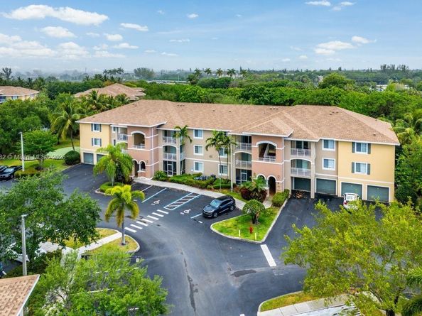 6410 Emerald Dunes Dr 206, West Palm Beach FL 33411