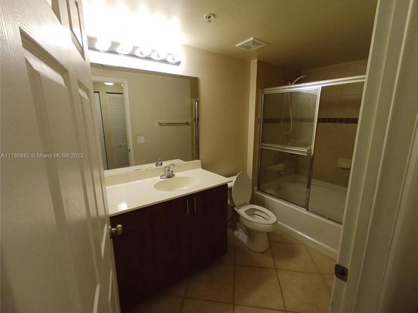 6410 Emerald Dunes Dr 206, West Palm Beach FL 33411