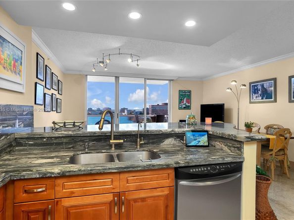 5077 NW 7th St 1202, Miami FL 33126