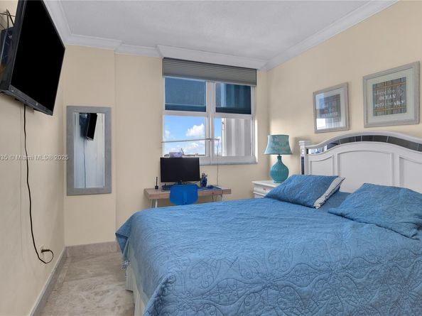 5077 NW 7th St 1202, Miami FL 33126