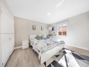 907 N Park Rd, Hollywood FL 33021