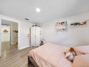 907 N Park Rd, Hollywood FL 33021