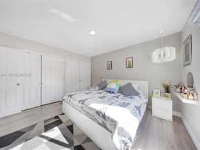 907 N Park Rd, Hollywood FL 33021