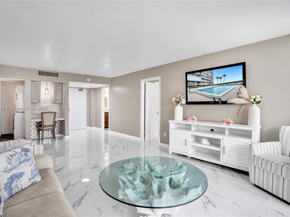 3590 S Ocean Blvd 809, South Palm Beach FL 33480