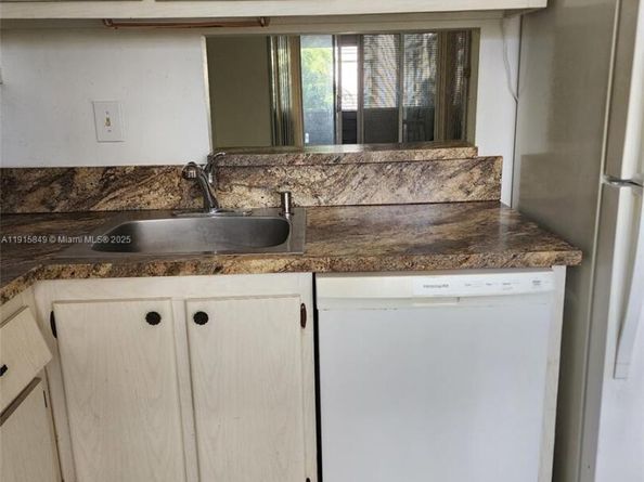 4851 NW 26th Ct 237, Lauderdale Lakes FL 33313