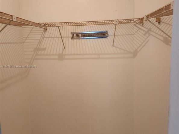 4851 NW 26th Ct 237, Lauderdale Lakes FL 33313