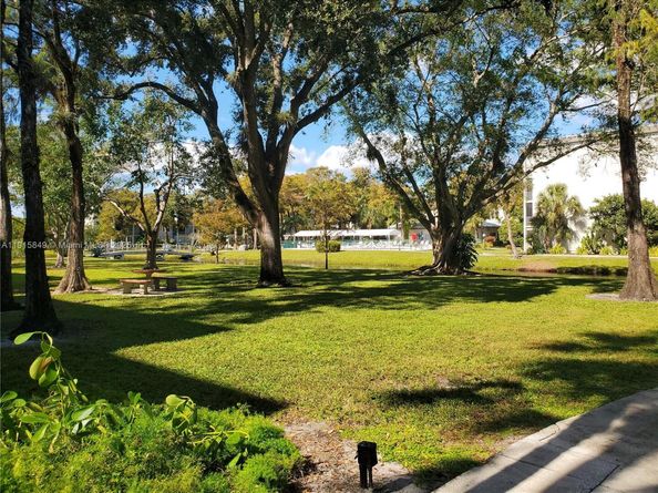 4851 NW 26th Ct 237, Lauderdale Lakes FL 33313