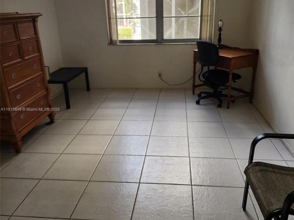 4851 NW 26th Ct 237, Lauderdale Lakes FL 33313