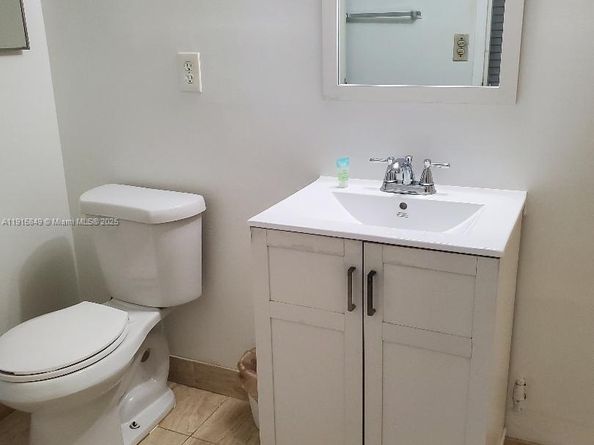 4851 NW 26th Ct 237, Lauderdale Lakes FL 33313