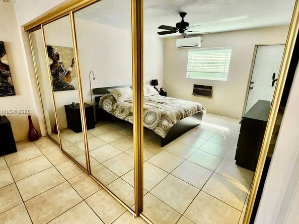 160 NE 8th Ave 21A, Hallandale Beach FL 33009