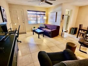 160 NE 8th Ave 21A, Hallandale Beach FL 33009