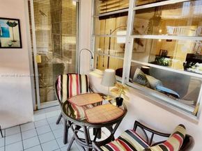 160 NE 8th Ave 21A, Hallandale Beach FL 33009