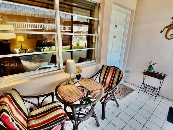 160 NE 8th Ave 21A, Hallandale Beach FL 33009