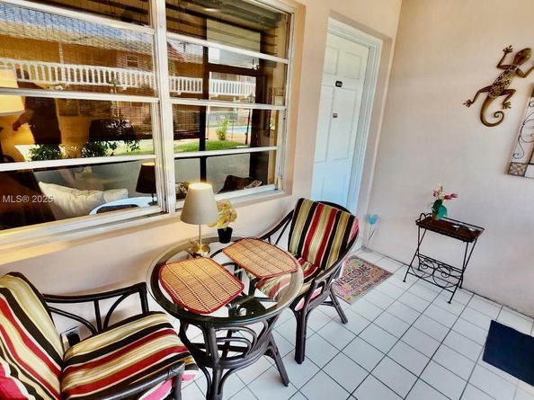 160 NE 8th Ave 21A, Hallandale Beach FL 33009