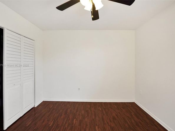 9950 SW 12th St, Pembroke Pines FL 33025