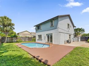 9950 SW 12th St, Pembroke Pines FL 33025