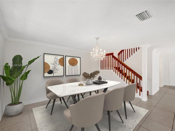 9950 SW 12th St, Pembroke Pines FL 33025